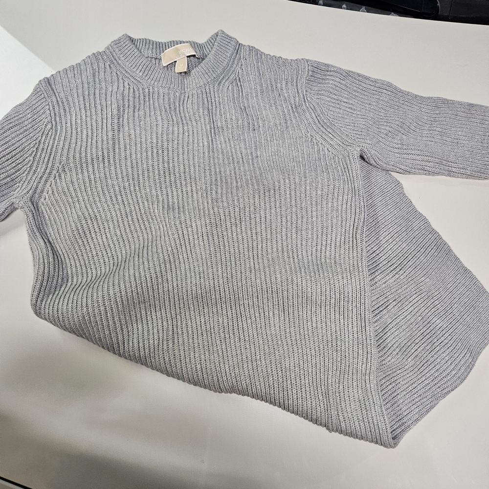 Gray Ribbed Knit Sweater - Picture 2 of 4